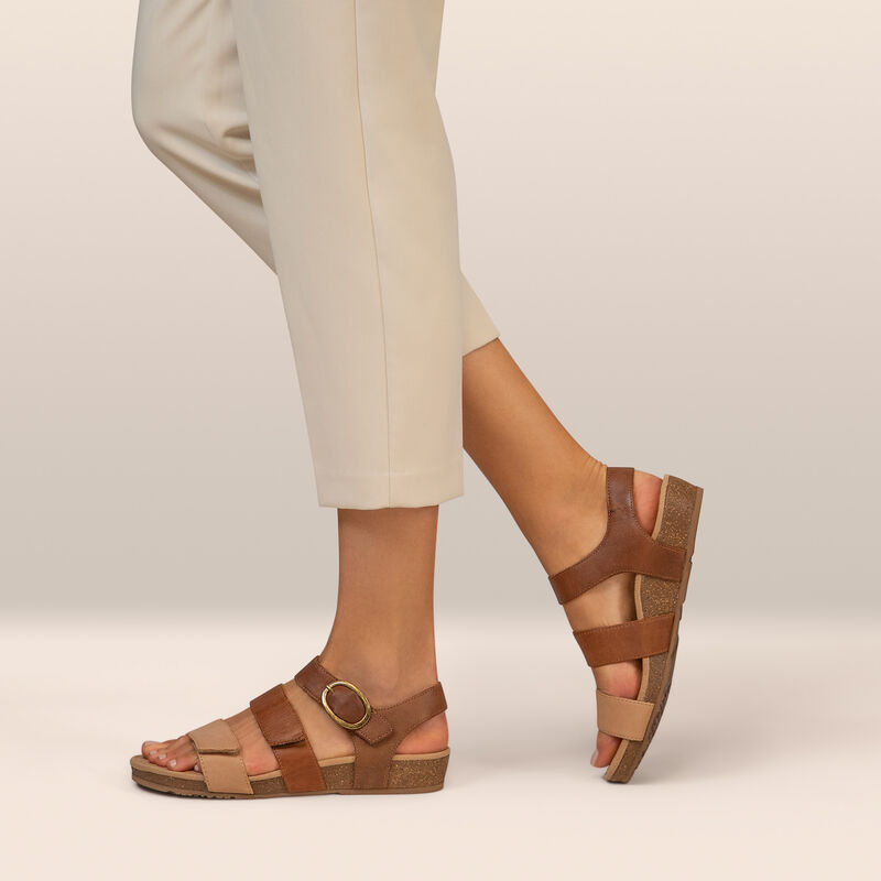 Walnut Adjustable Quarter Strap Sandal on foot